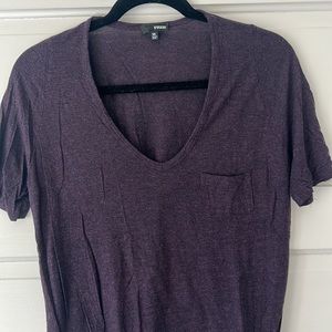 Wilfred Free v-neck pocket tee in eggplant